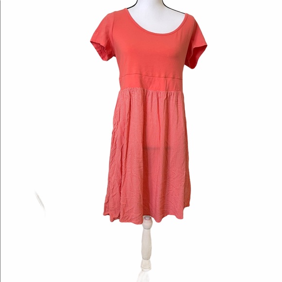 torrid Dresses & Skirts - B5 Torrid Beautiful Coral Dress Size 1